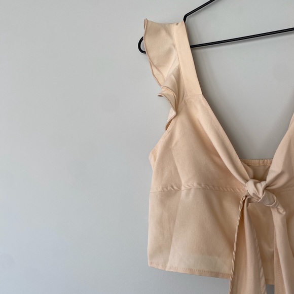 RUFFLED KNOTTED CROP TOP - Picture 4 of 8